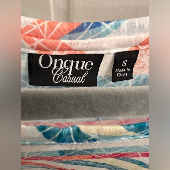 Size small bright multicolor striped curved hem shirt top short sleeve - Picture 5 of 5